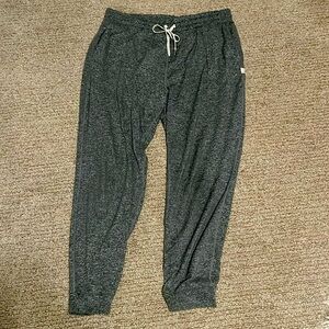Vuori Womens light gray performance joggers drawstring pockets L